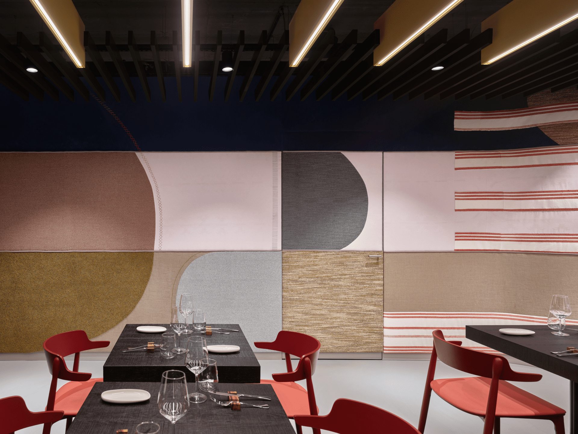 Object Carpet, Ippolito Fleitz Group, restaurant, workspace, carpet, Denkendorf, Germany, OnOffice magazine