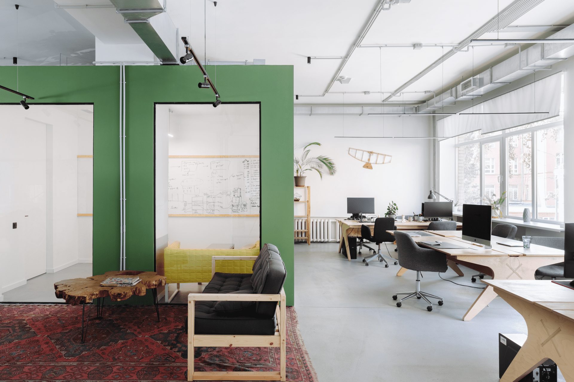 This flexible Moscow workspace shows how to balance work and leisure
