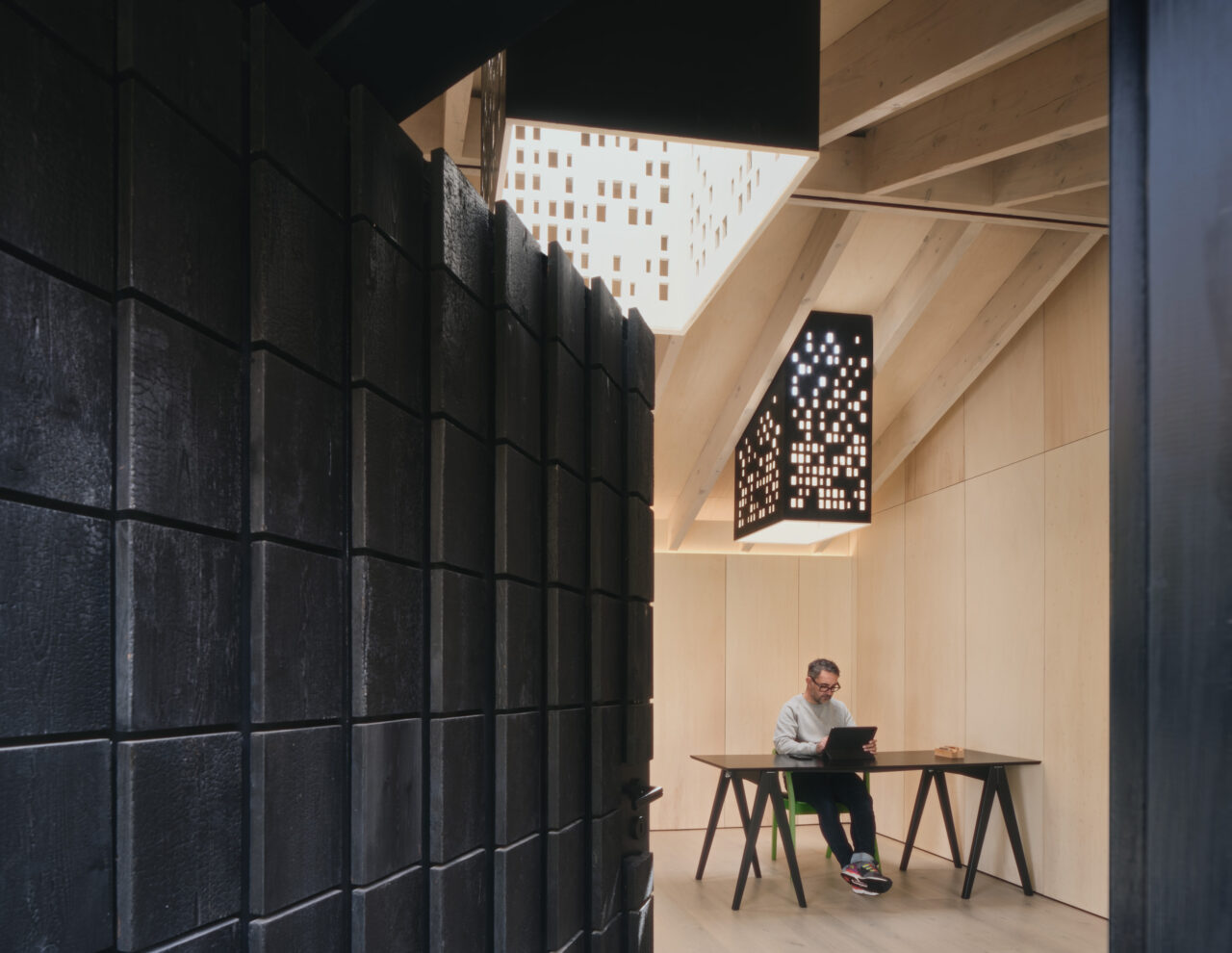 Architect HyperSpace create an outdoor studio for their client designed ...