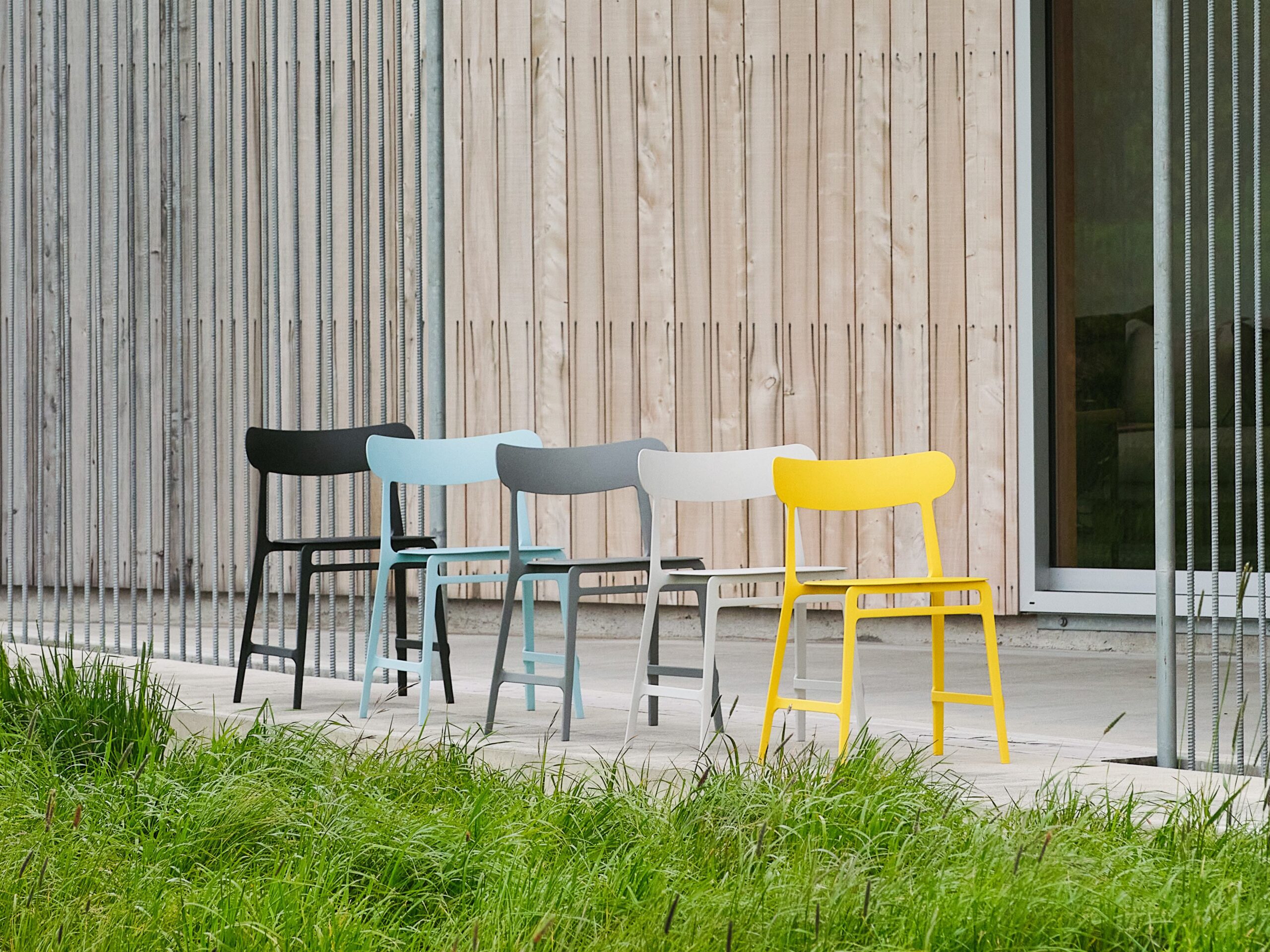 Obo launches Lightly in the UK – an intentionally mobile stacking chair made of plant and post-consumer waste
