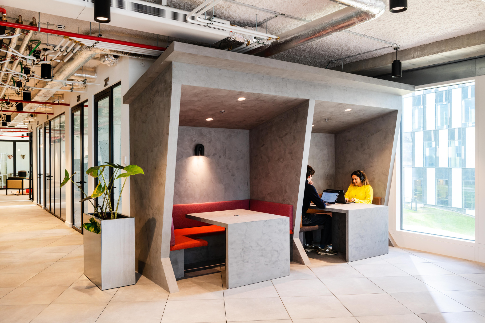 Silversquare Guillemins coworking space in Liège, Belgium embodies a mix of art and craft