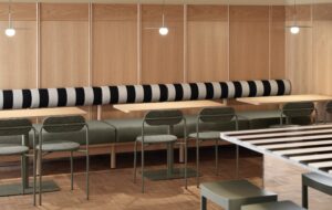 Fyra EY office striped bench