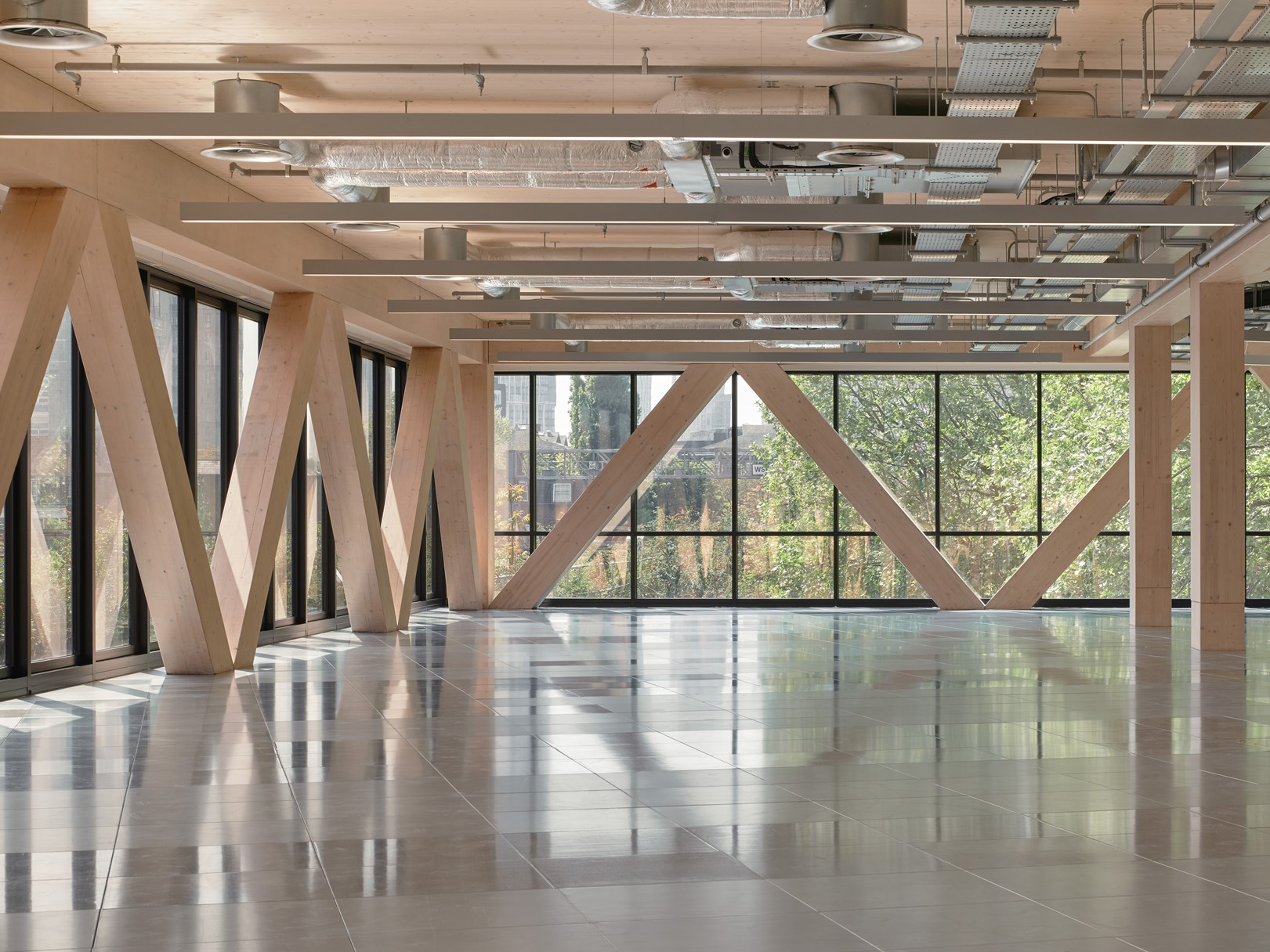 Paradise SE11 inside