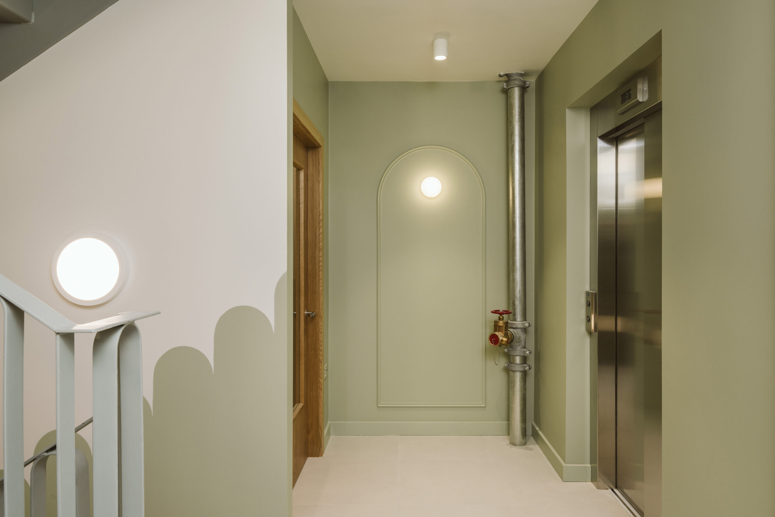 HUT 18 Clerkenwell Close Muuto lamps