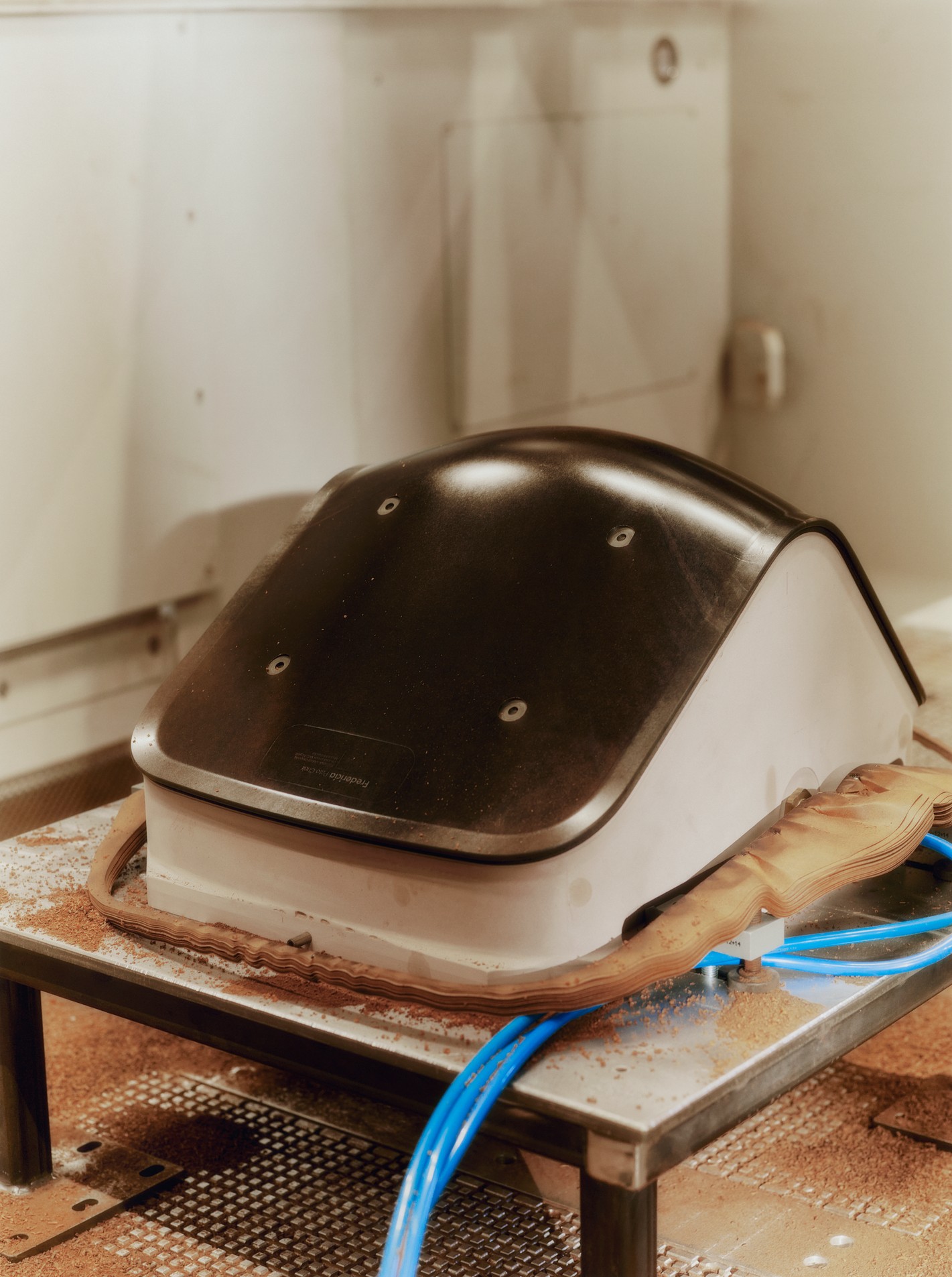 pato paper chair in the making